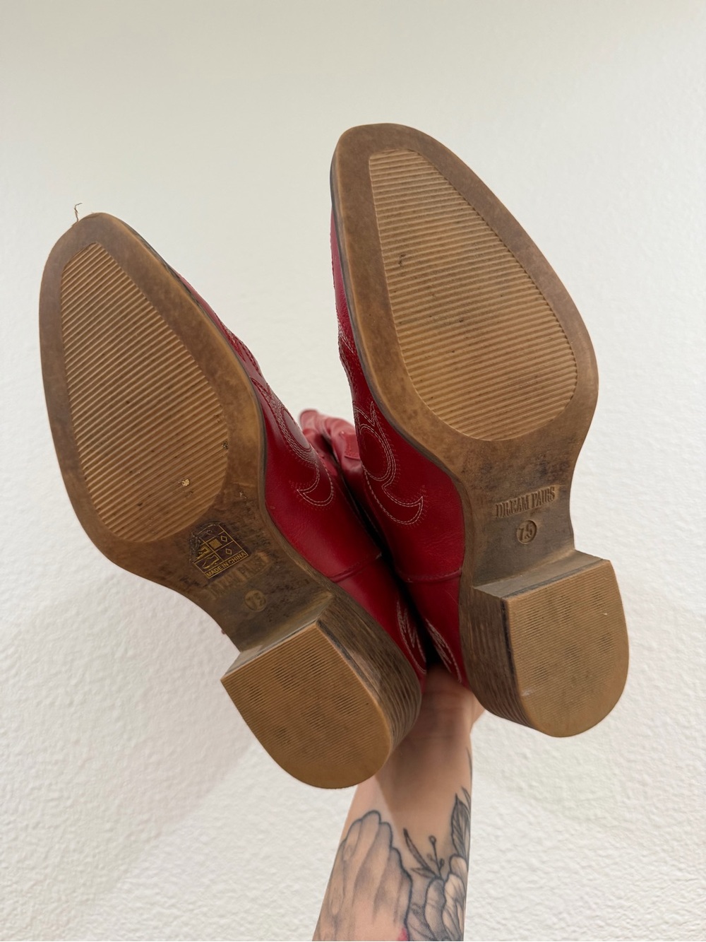 Women's Red Western Cowboy Boots - Picture 4 of 5